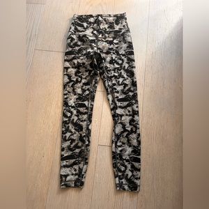 Lululemon Wunder Train Leggings 25”  - Size 6